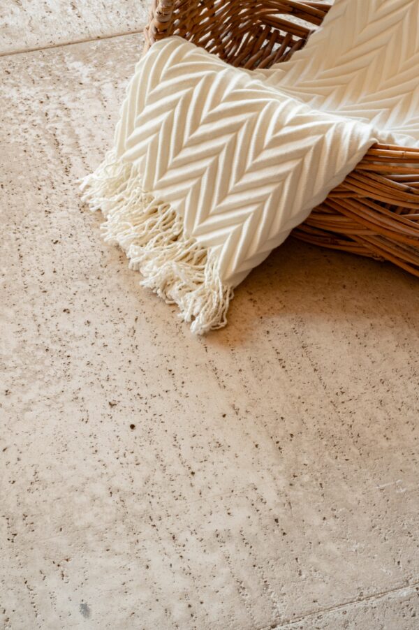 PAINEL REVESTIMENTO TRAVERTINE 100X20X2.5 BEGE